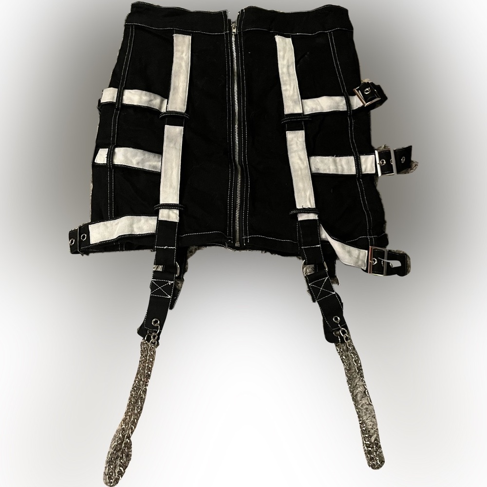 AKIRA skirt
